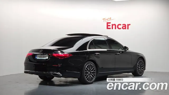 Mercedes-Benz S-Class 2024 thumb 2