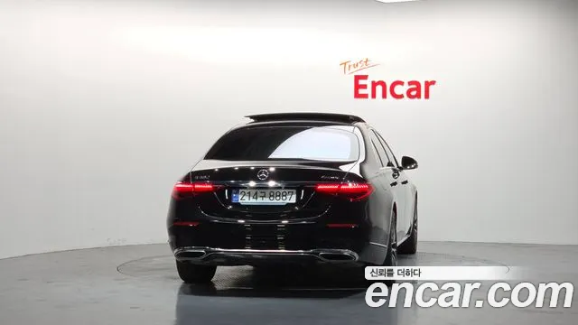 Mercedes-Benz S-Class 2024 thumb 5