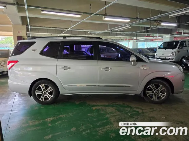 KGM Korando 2014 thumb 11