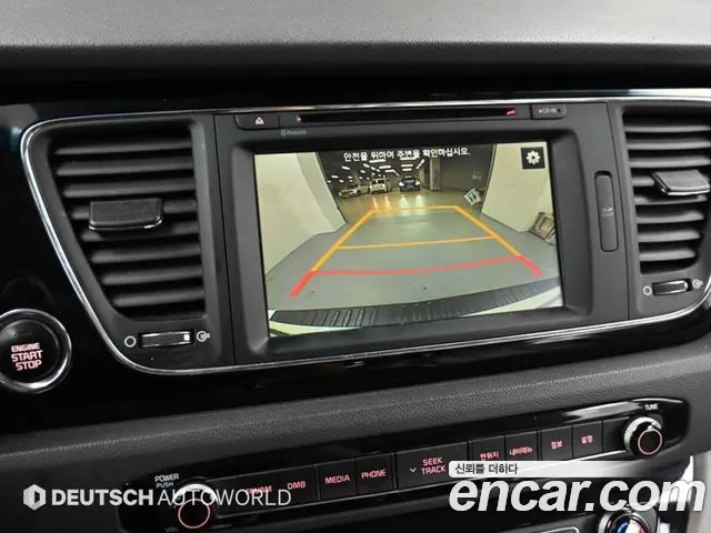 Kia Carnival 2015 thumb 8