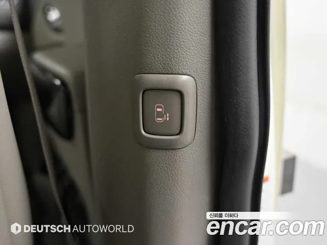 Kia Carnival 2015 thumb 7