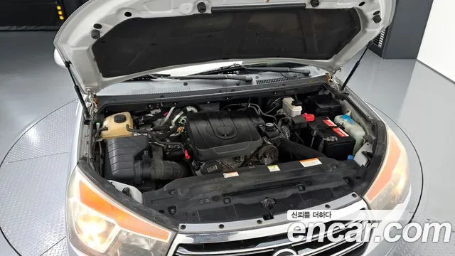 KGM Korando 2013 thumb 8