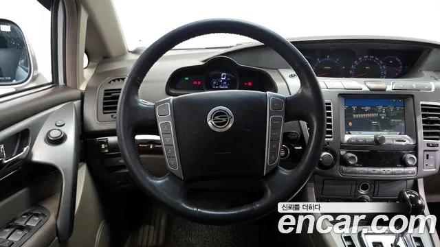 KGM Korando 2013 thumb 12