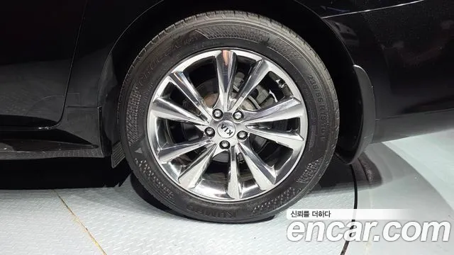 Kia Carnival 2018 thumb 2