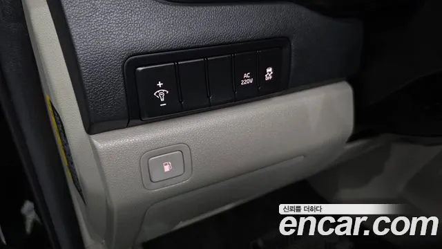 Kia Carnival 2018 thumb 9
