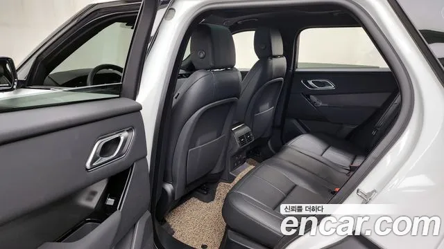 Land Rover Range Rover Velar 2025 thumb 12