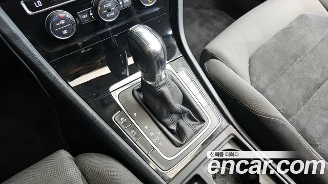 Volkswagen Golf Sportsvan 2014 thumb 4