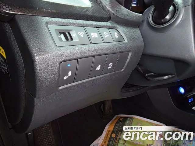 Hyundai Santafe 2017 thumb 4