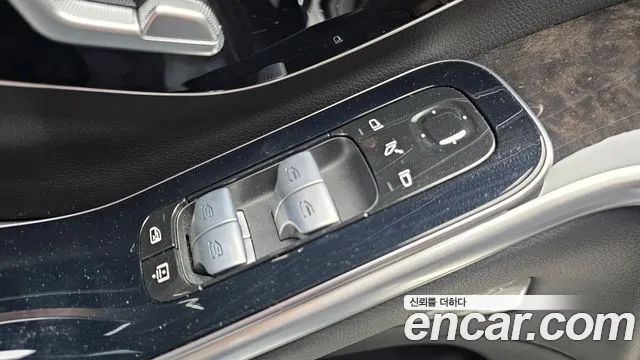 Mercedes-Benz S-Class 2022 thumb 5