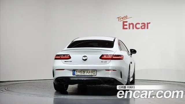 Mercedes-Benz E-Class 2023 thumb 12