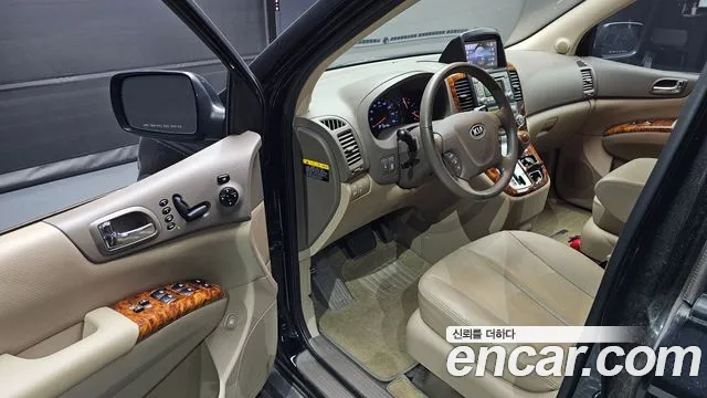 Kia Canival 2013 thumb 12