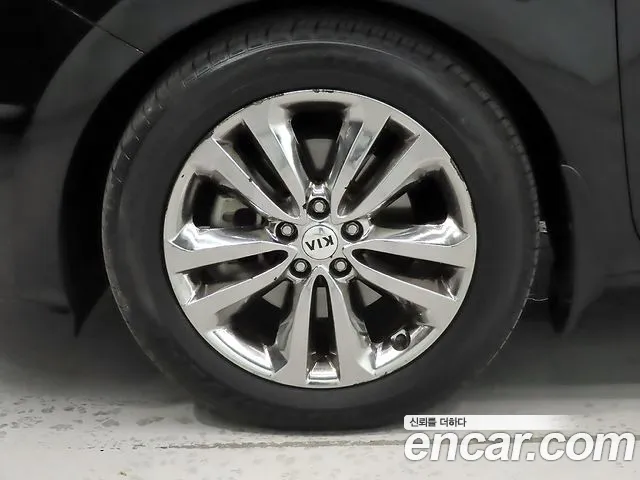 Kia Carnival 2016 thumb 11