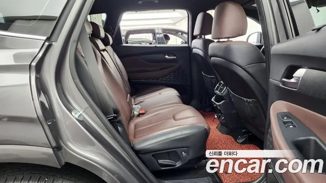 Hyundai Santa Fe 2019 thumb 9