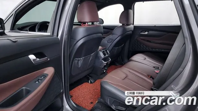 Hyundai Santa Fe 2019 thumb 10