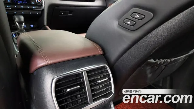 Hyundai Santa Fe 2019 thumb 4