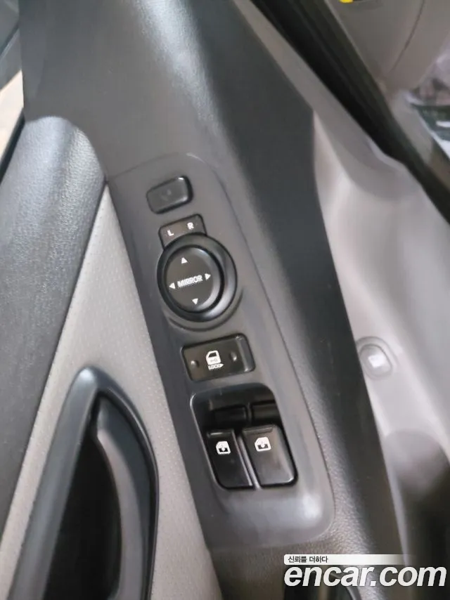 Hyundai Staria 2017 thumb 9