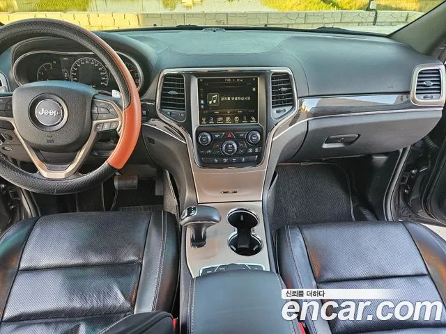 Jeep Grand Cherokee 2015 thumb 10