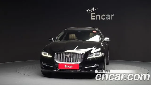 Jaguar XJ 2016 thumb 2