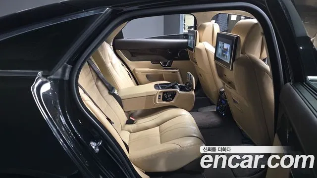 Jaguar XJ 2016 thumb 11