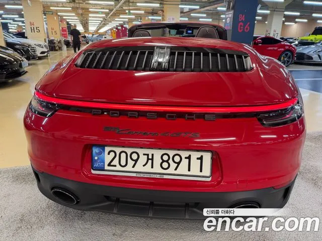 Porsche 911 2022 thumb 8