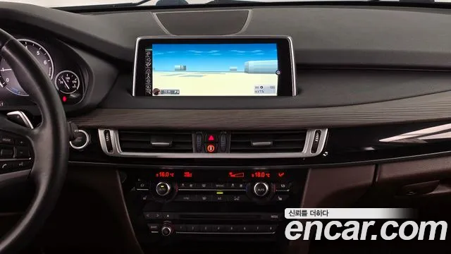 BMW X5 2015 thumb 8