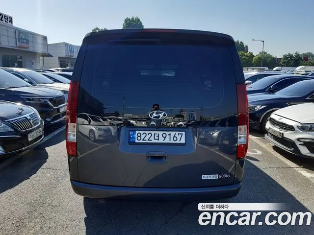 Hyundai Staria 2023 thumb 3