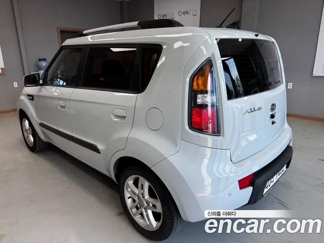 Kia Soul 2010 thumb 10