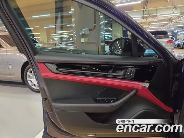 Porsche Panamera 2025 thumb 6