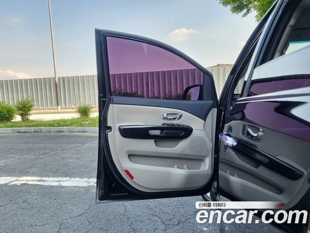Kia Carnival 2018 thumb 5