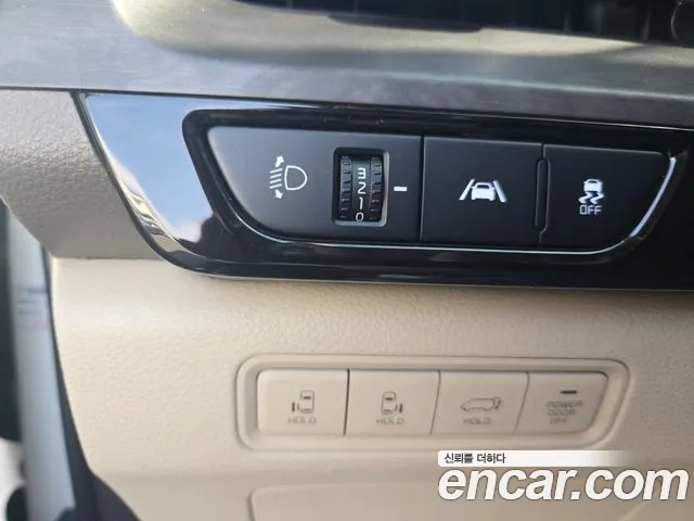 Kia Carnival 2021 thumb 8