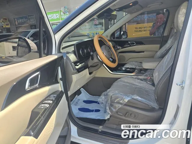 Kia Carnival 2021 thumb 11