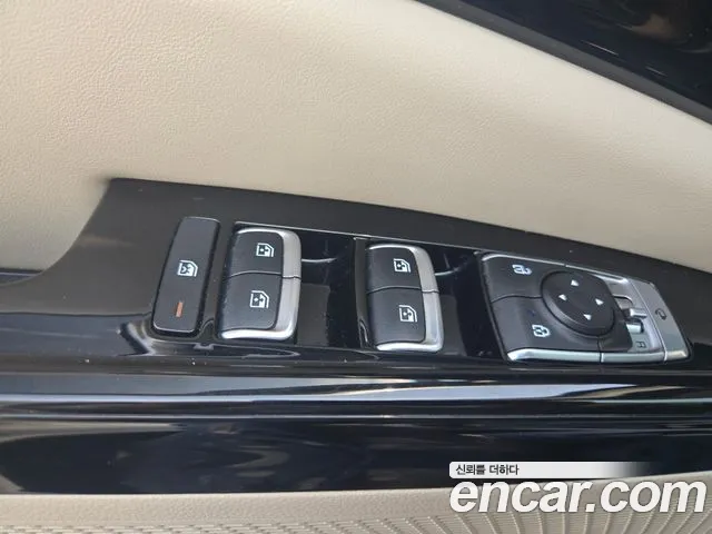 Kia Carnival 2021 thumb 4