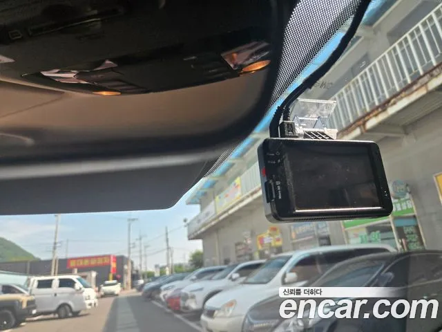 Kia Carnival 2021 thumb 3