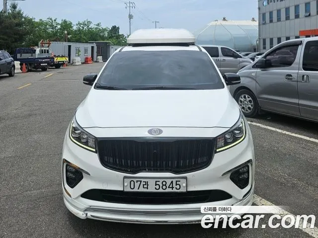 Kia Carnival 2018 thumb 8