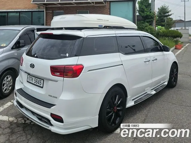 Kia Carnival 2018 thumb 11