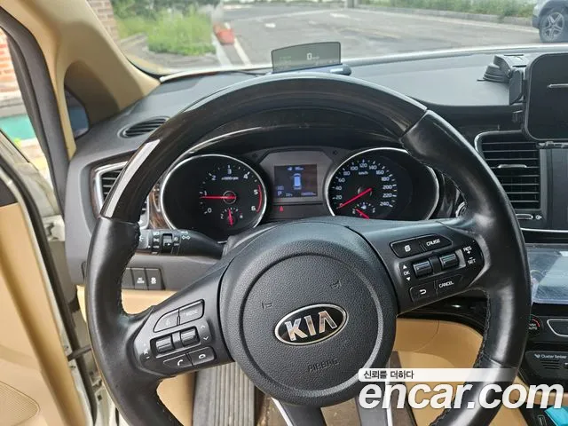 Kia Carnival 2018 thumb 7