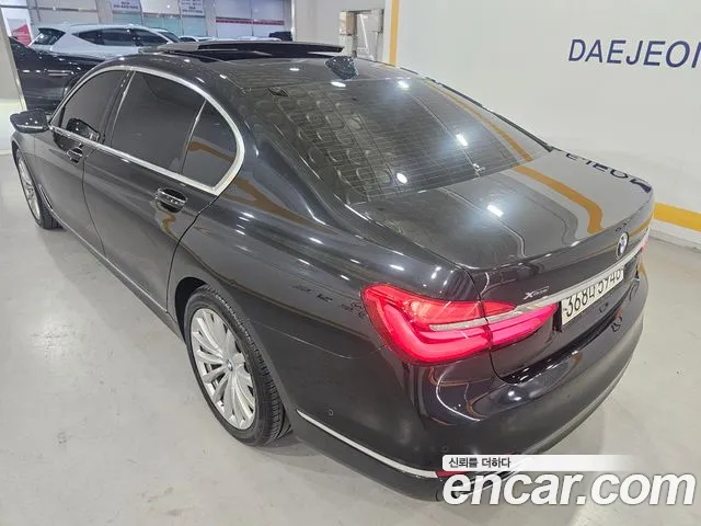 BMW 7 серии 2018 thumb 12