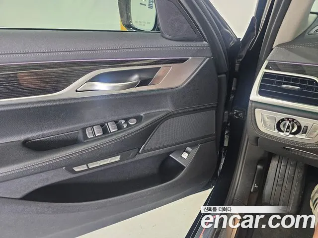 BMW 7 серии 2018 thumb 10