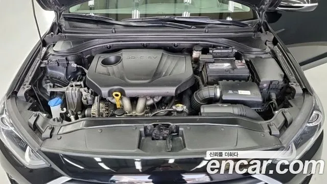 Hyundai Avante 2017 thumb 5