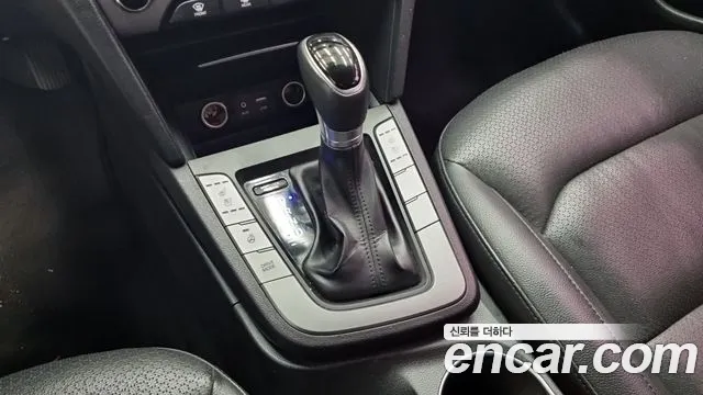 Hyundai Avante 2017 thumb 7