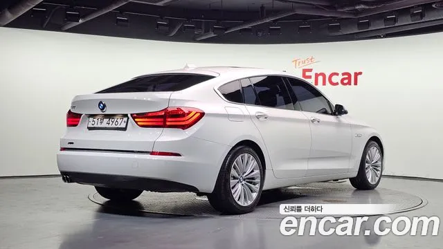 BMW 5 серии Gran Turismo 2015 thumb 9