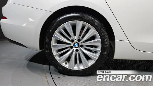 BMW 5 серии Gran Turismo 2015 thumb 4