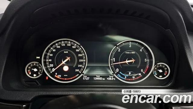 BMW 5 серии Gran Turismo 2015 thumb 11