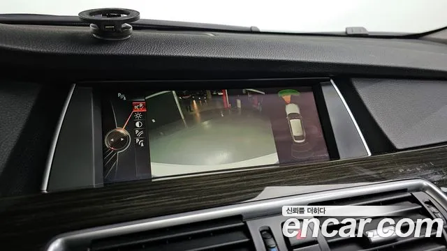BMW 5 серии Gran Turismo 2015 thumb 8