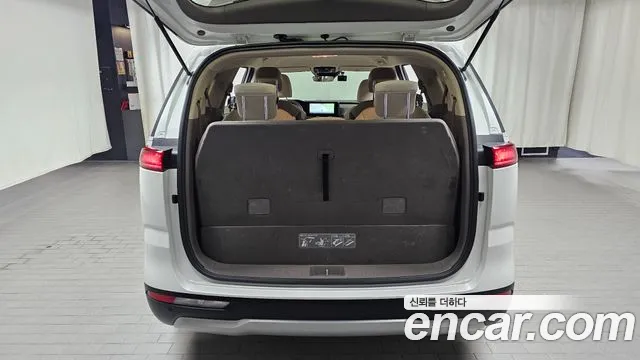 Kia Carnival 2022 thumb 3