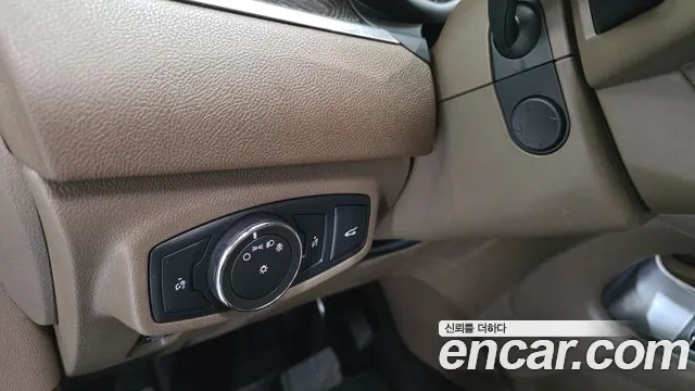 Lincoln MKC 2017 thumb 11
