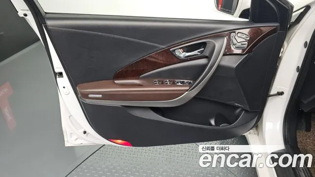 Hyundai Grandeur 2014 thumb 12