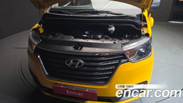 Hyundai Staria 2018 thumb 9