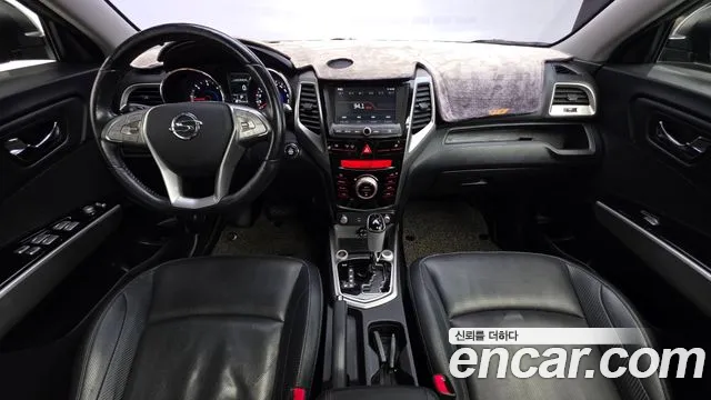 KGM Tivoli 2015 thumb 12