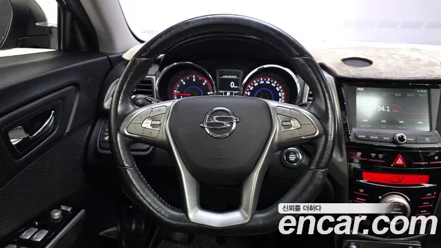 KGM Tivoli 2015 thumb 6